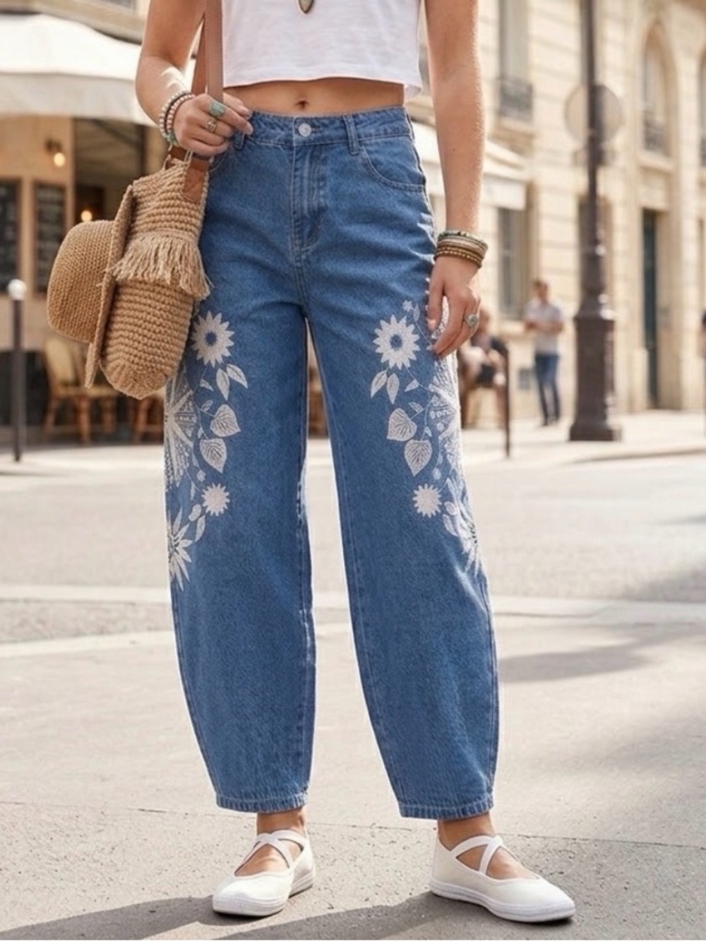 BLUE CAMELOT EMBROIDERED BARREL JEANS size 5/27